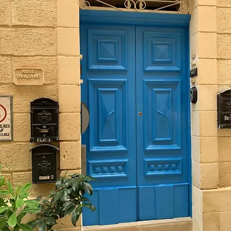 Rose Building Apartment *